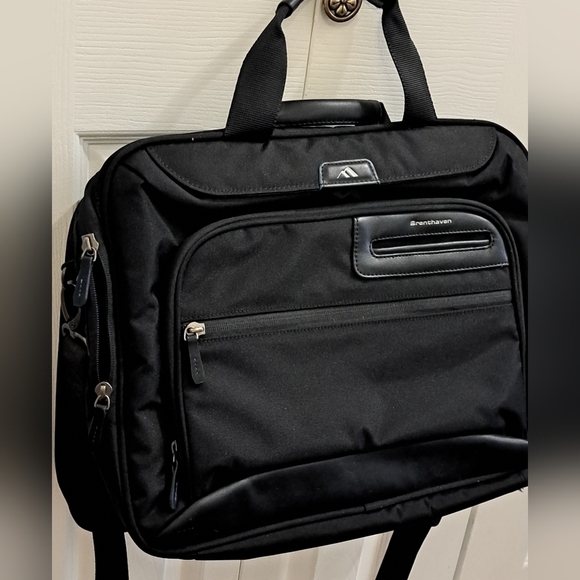 Brenthaven Other - Brenthaven Elliott Deluxe Laptop & Tablet Messenger Bag